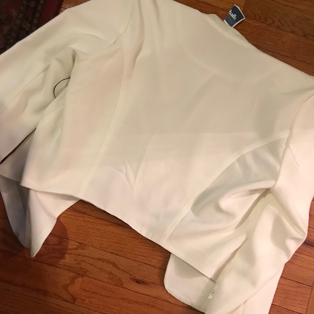 Cute white short blazer - Picture 2 of 4